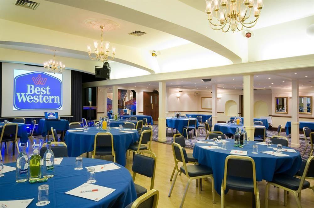 Western Calcot Hotel